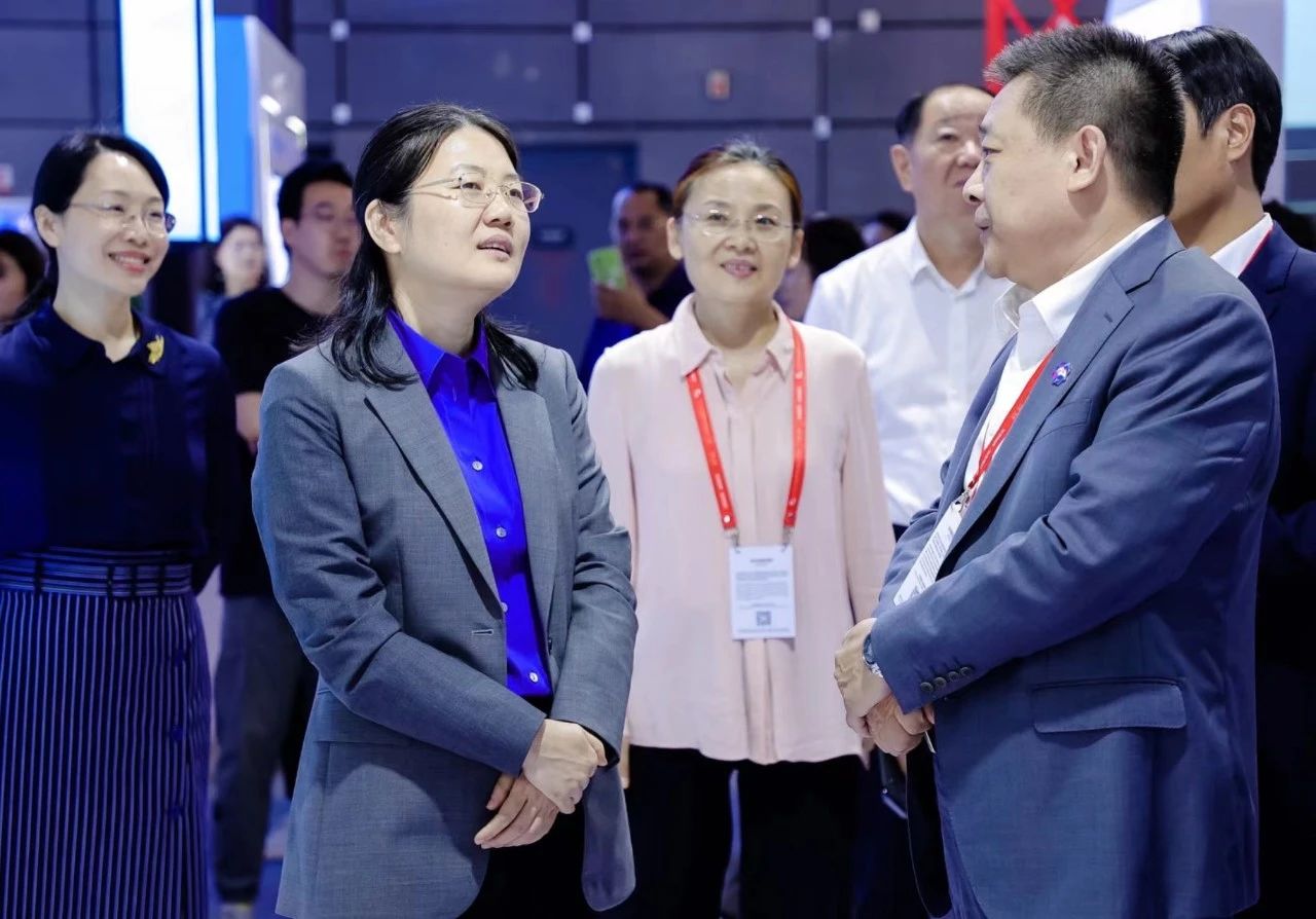 中智集團出席2023世界制造業(yè)大會，安徽省副省長任清華調研中智展臺