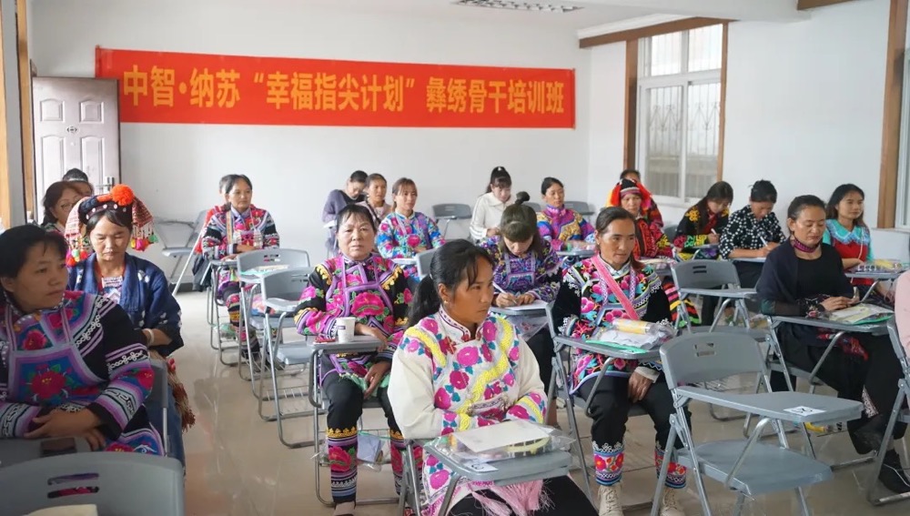 將&ldquo;指尖技藝&rdquo;轉(zhuǎn)化為&ldquo;指尖經(jīng)濟(jì)&rdquo;，大姚繡出美好鄉(xiāng)村振興路